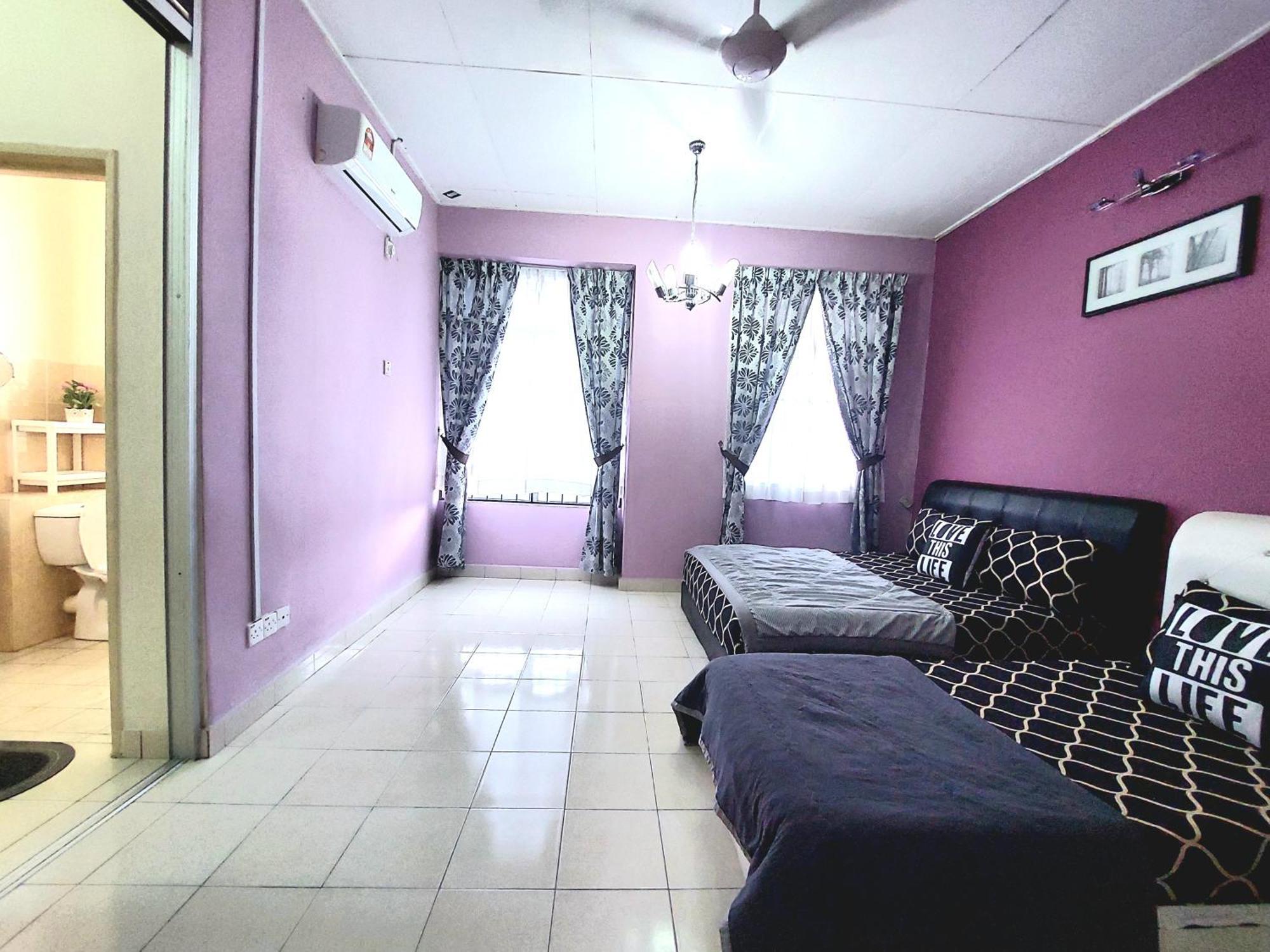 E&A Homestay KLIA/ Sepang/ Nilai Bagian luar foto