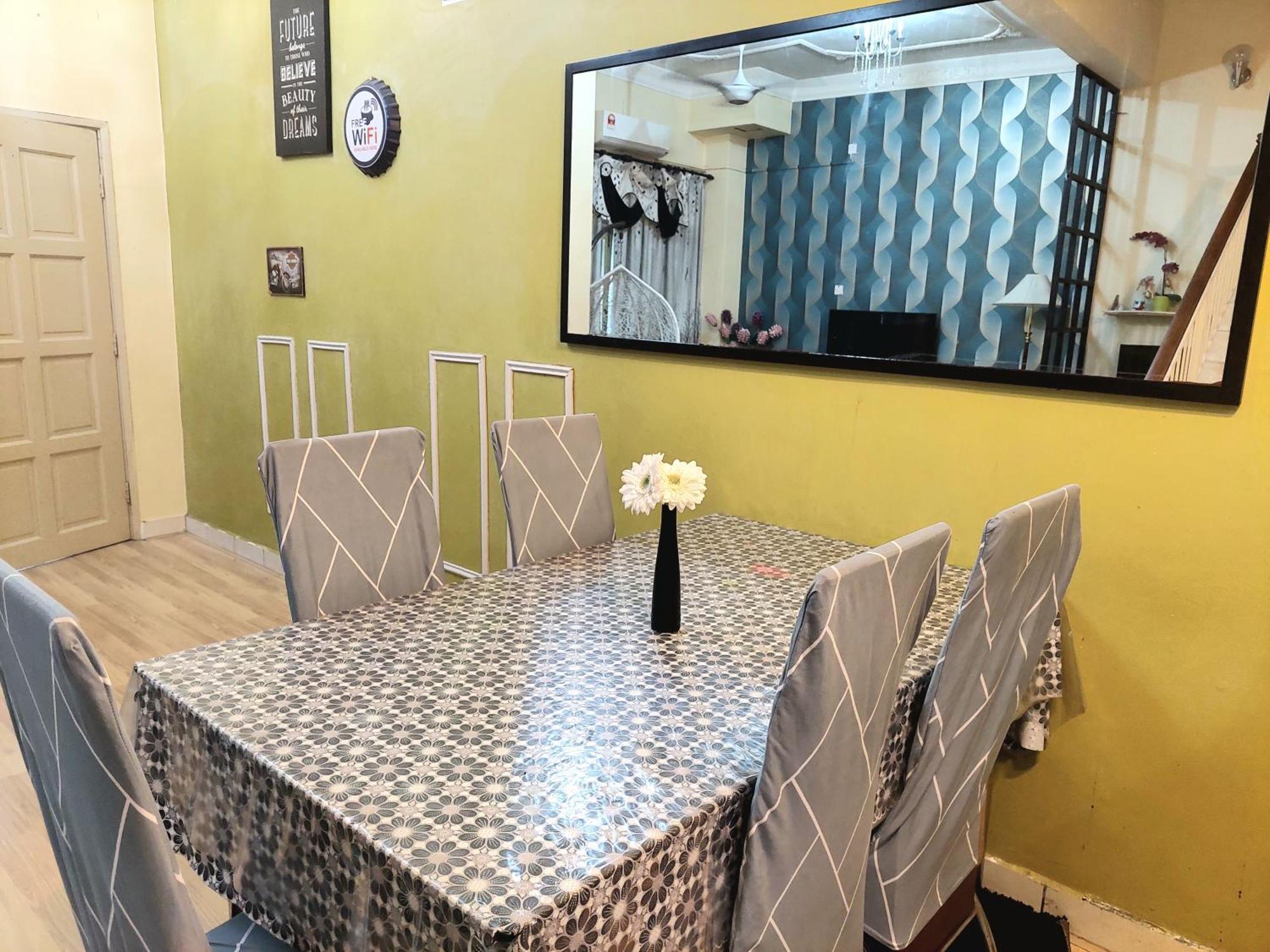 E&A Homestay KLIA/ Sepang/ Nilai Bagian luar foto