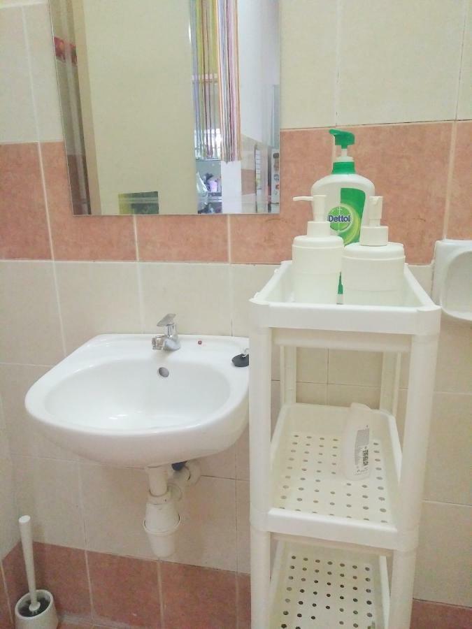 E&A Homestay KLIA/ Sepang/ Nilai Bagian luar foto