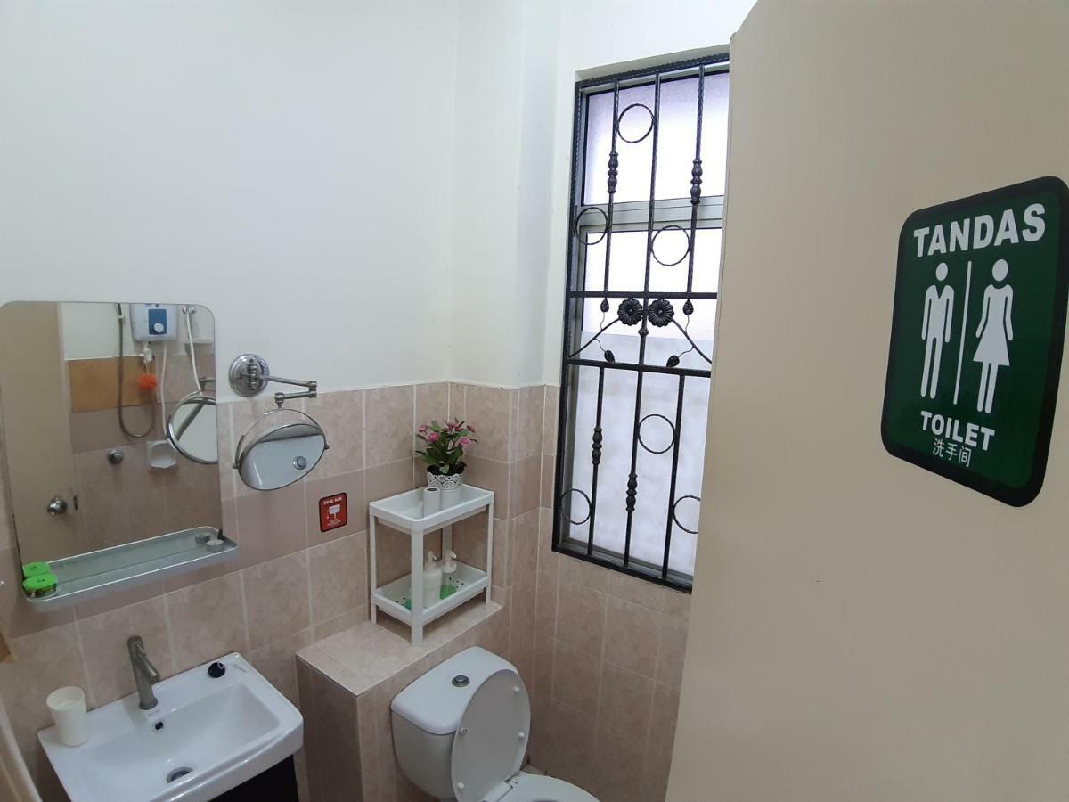 E&A Homestay KLIA/ Sepang/ Nilai Bagian luar foto